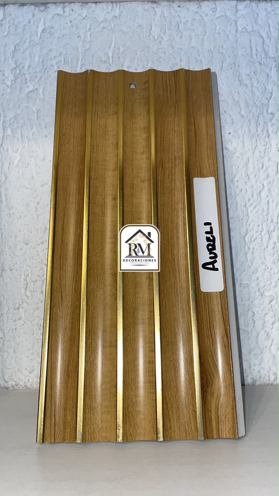 Lambrin Media Luna Luxury